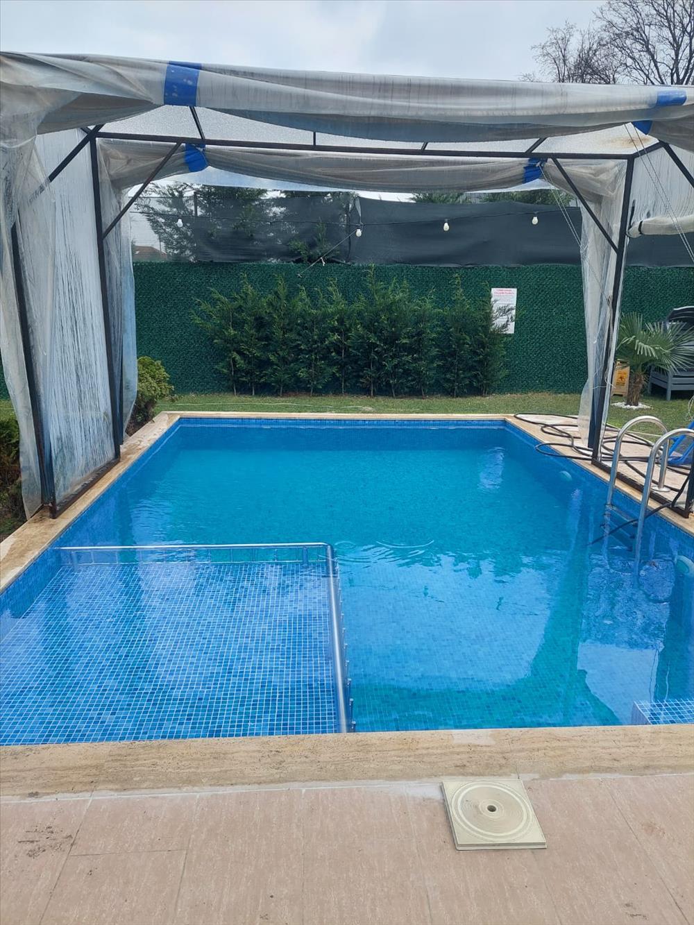 listing card gallery