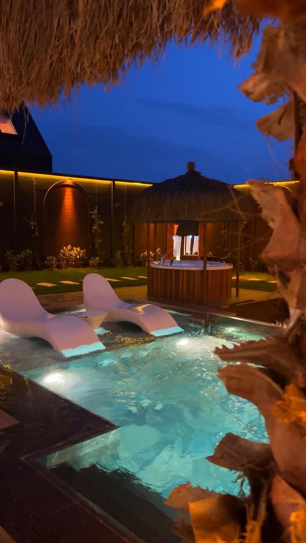 listing card gallery