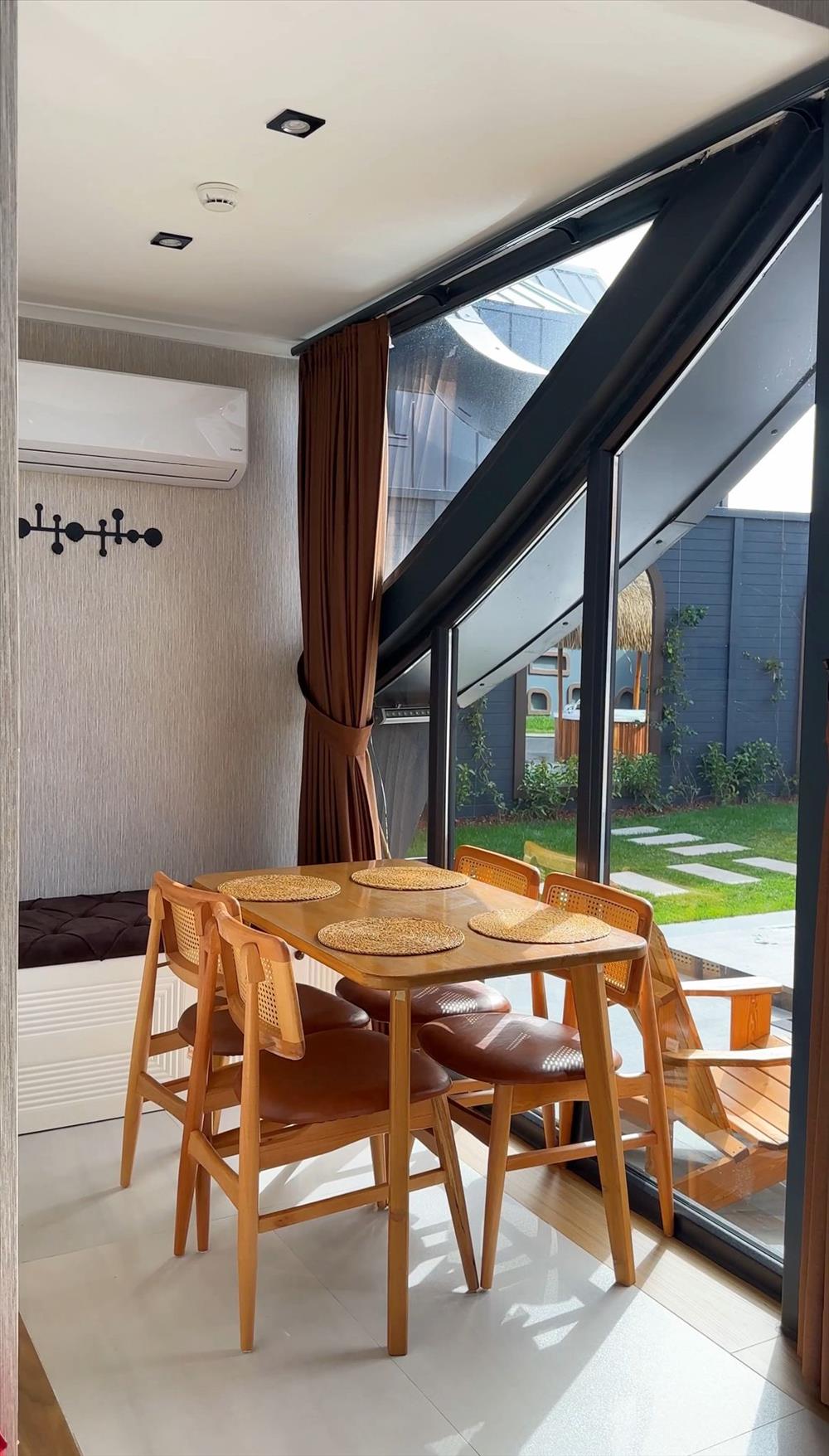 listing card gallery