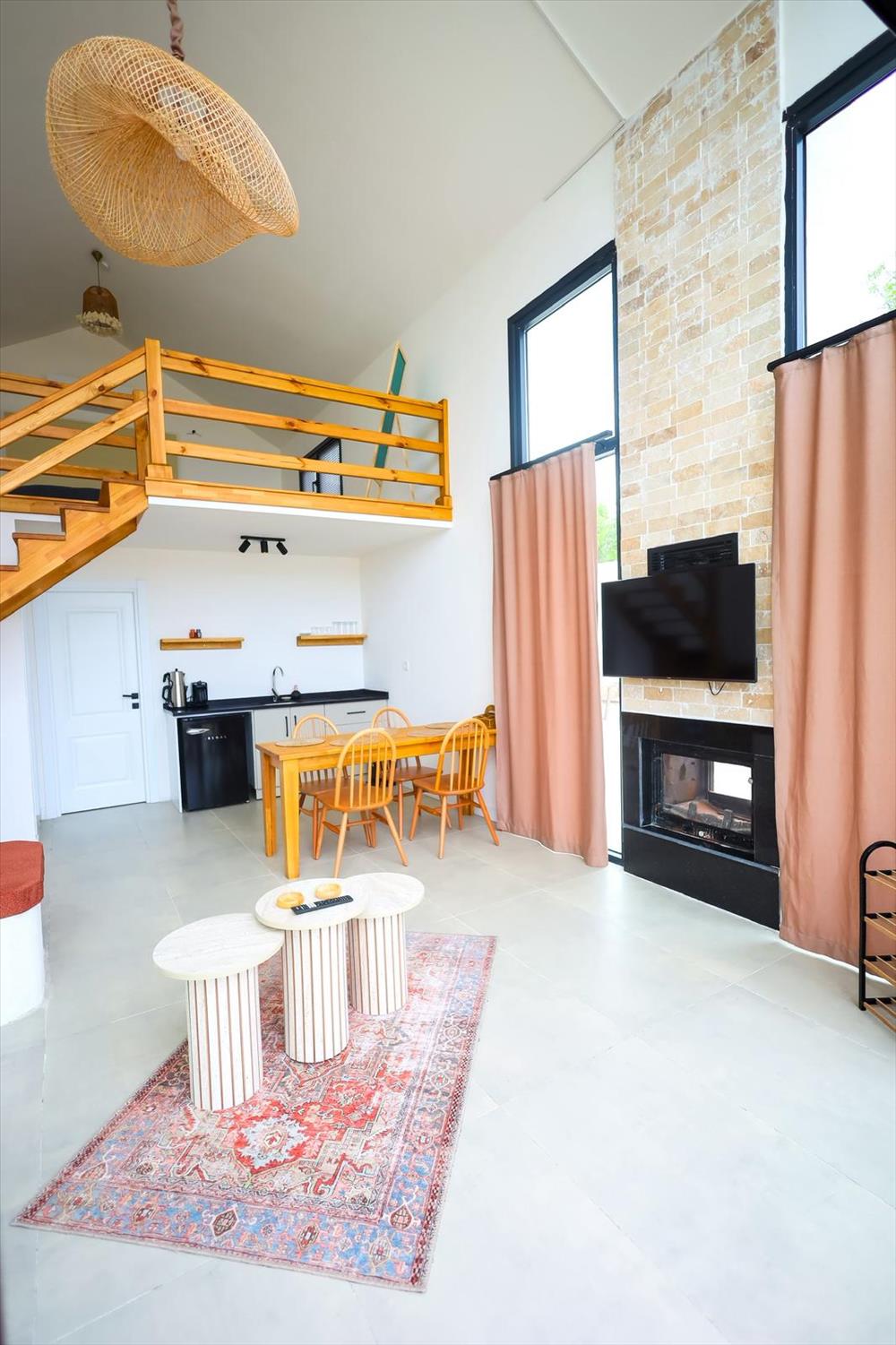 listing card gallery