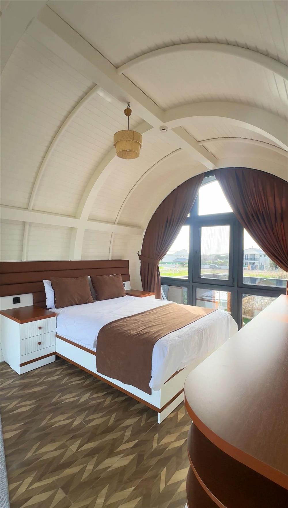 listing card gallery