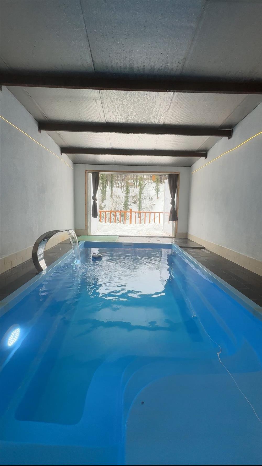 listing card gallery