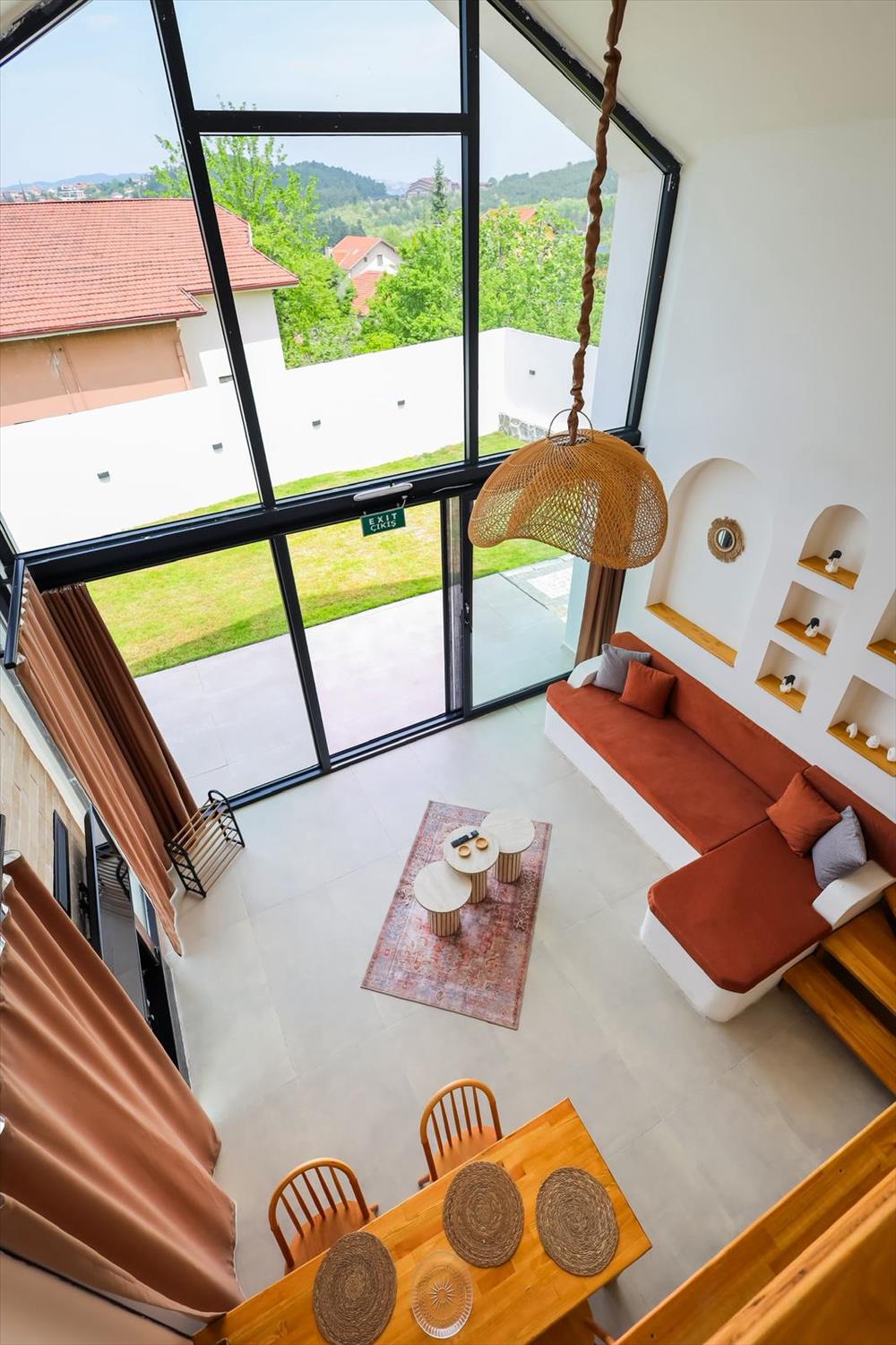 listing card gallery