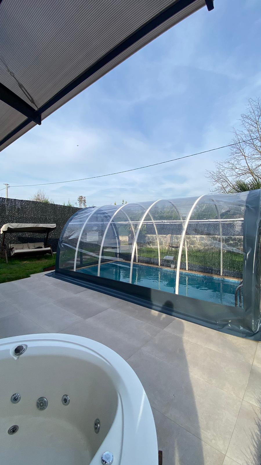 listing card gallery