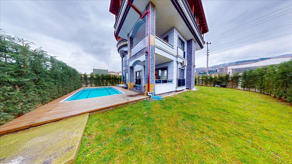 listing card gallery