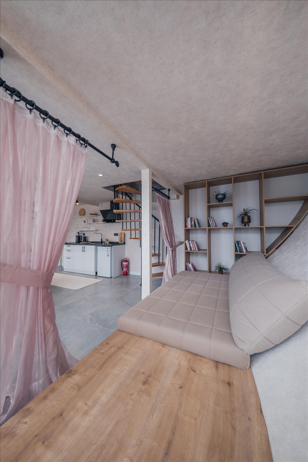 listing card gallery