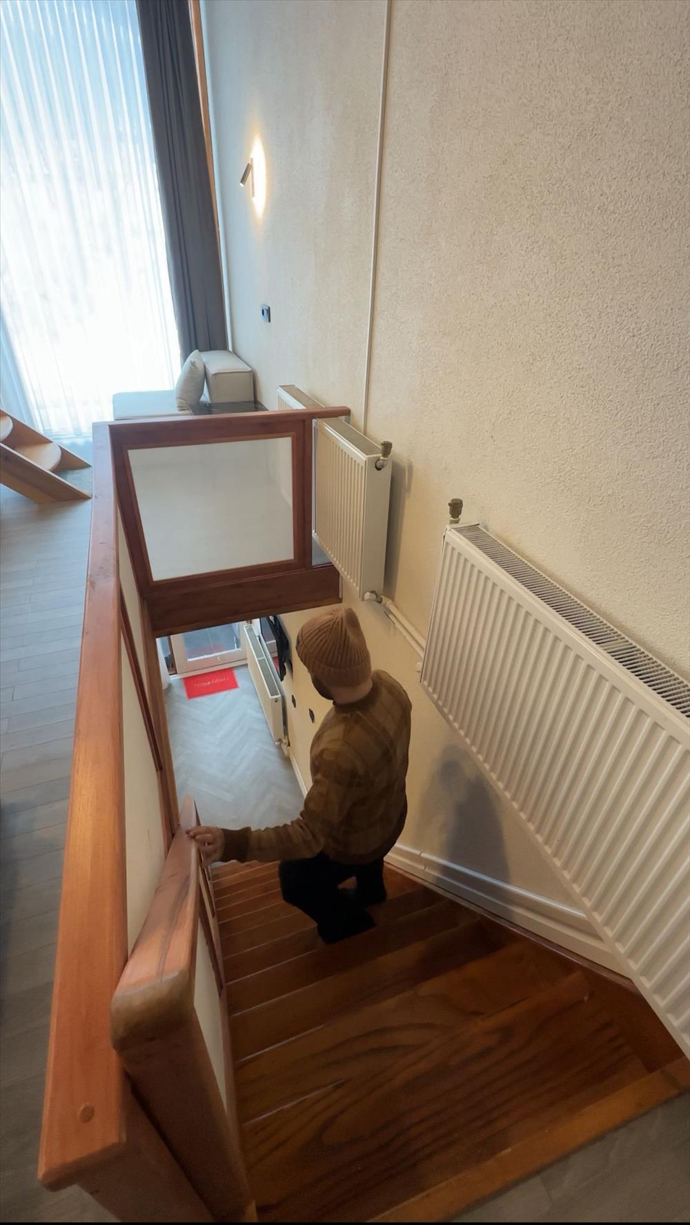 listing card gallery