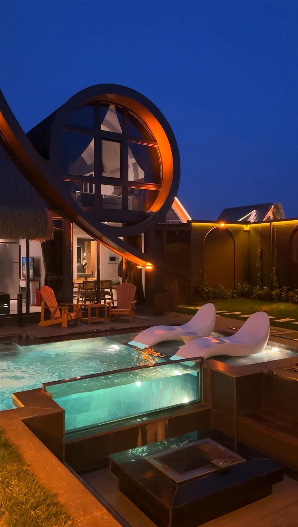 listing card gallery