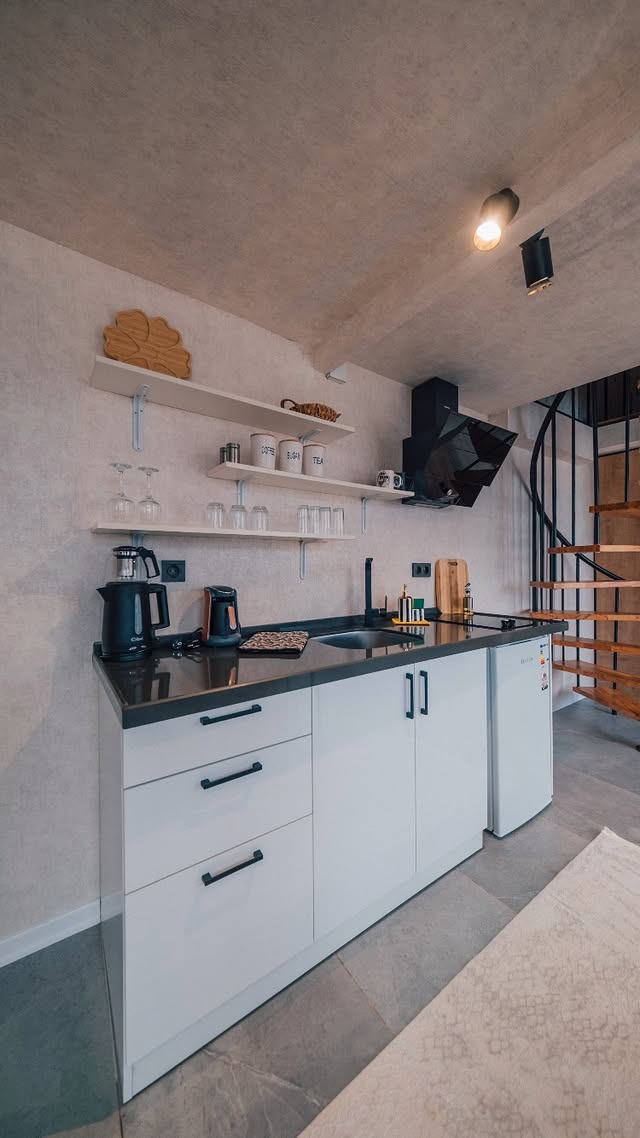 listing card gallery