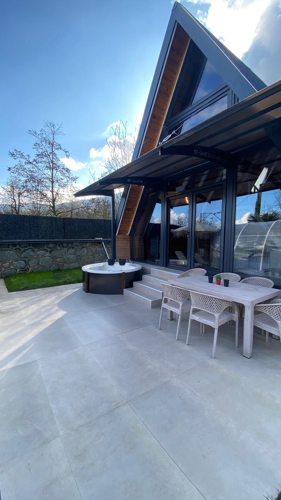 listing card gallery