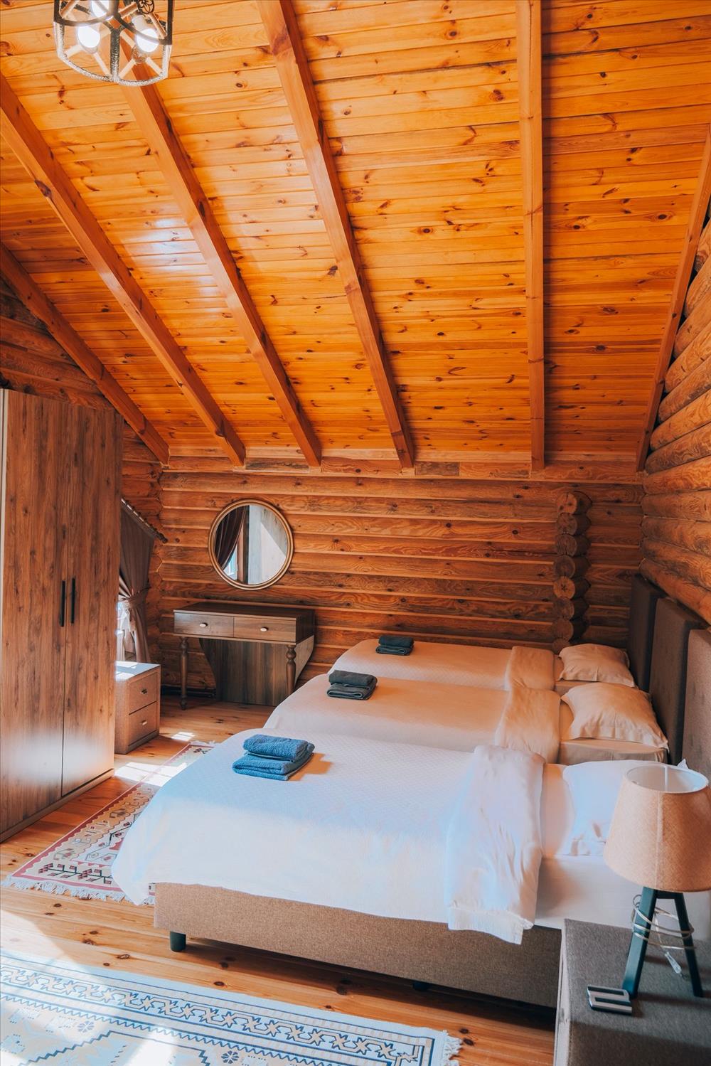 listing card gallery