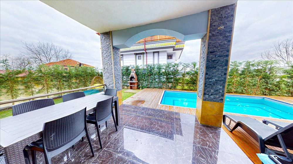 listing card gallery