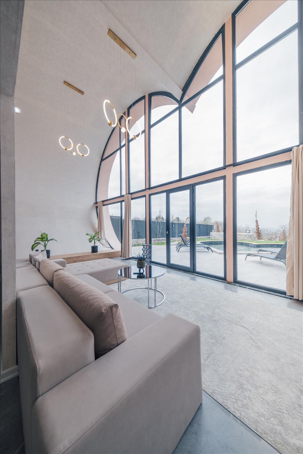 listing card gallery