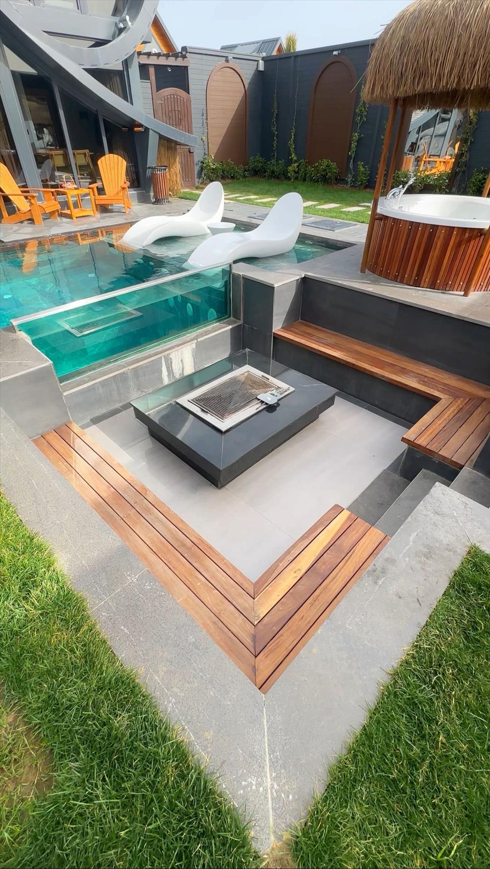 listing card gallery