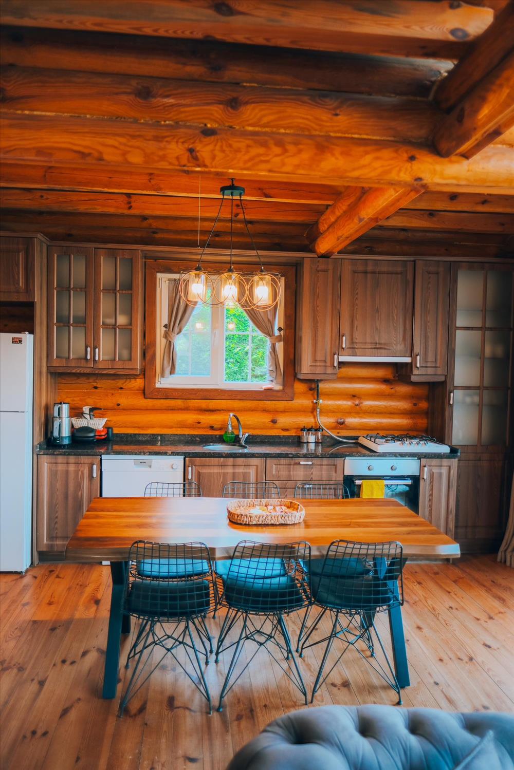 listing card gallery