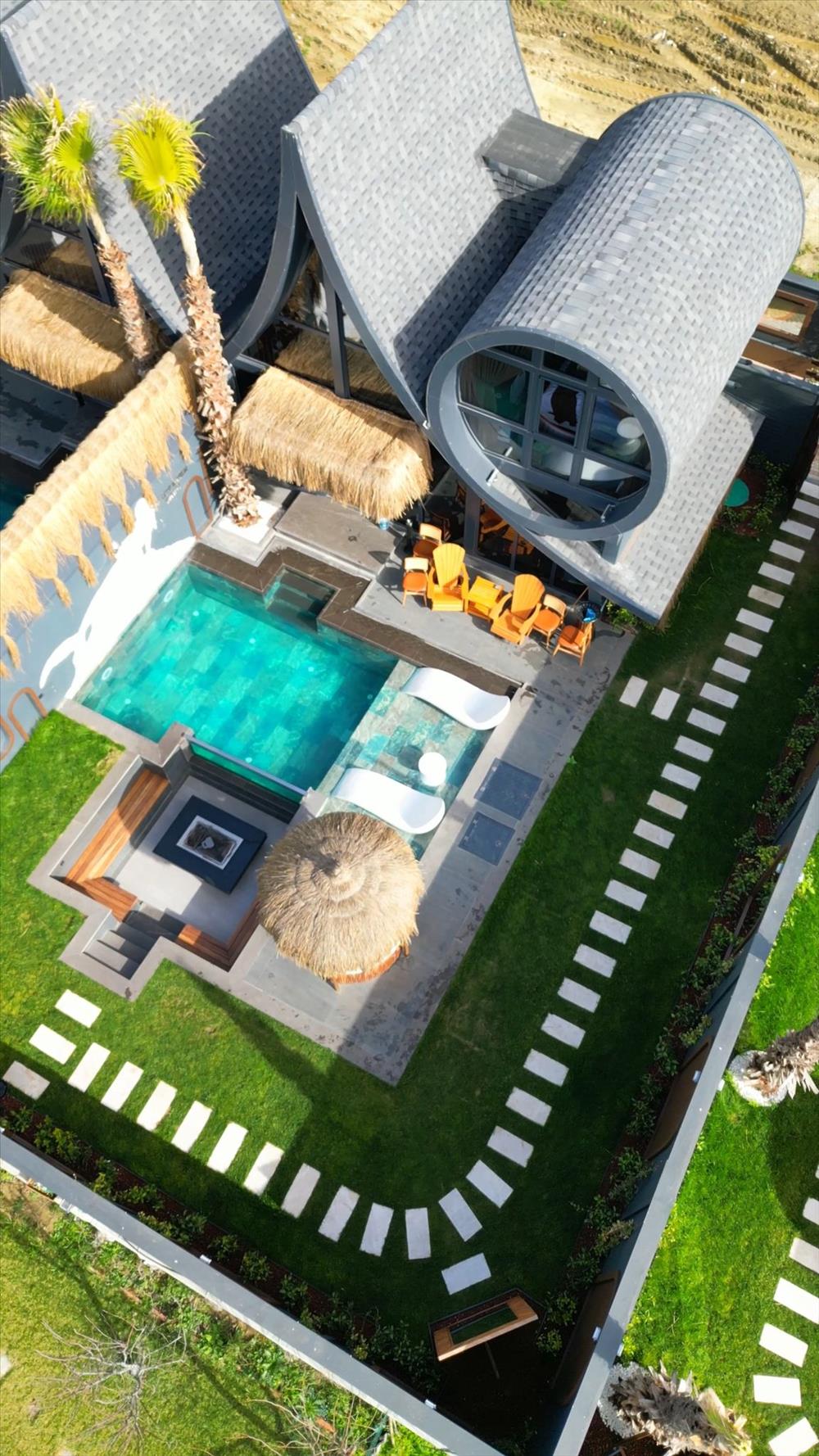 listing card gallery