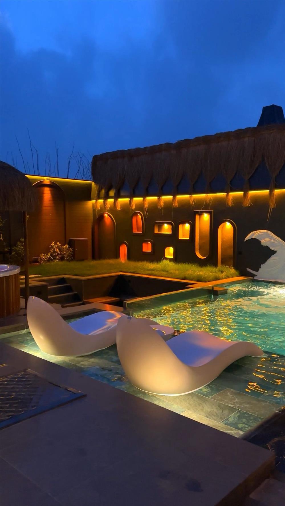 listing card gallery