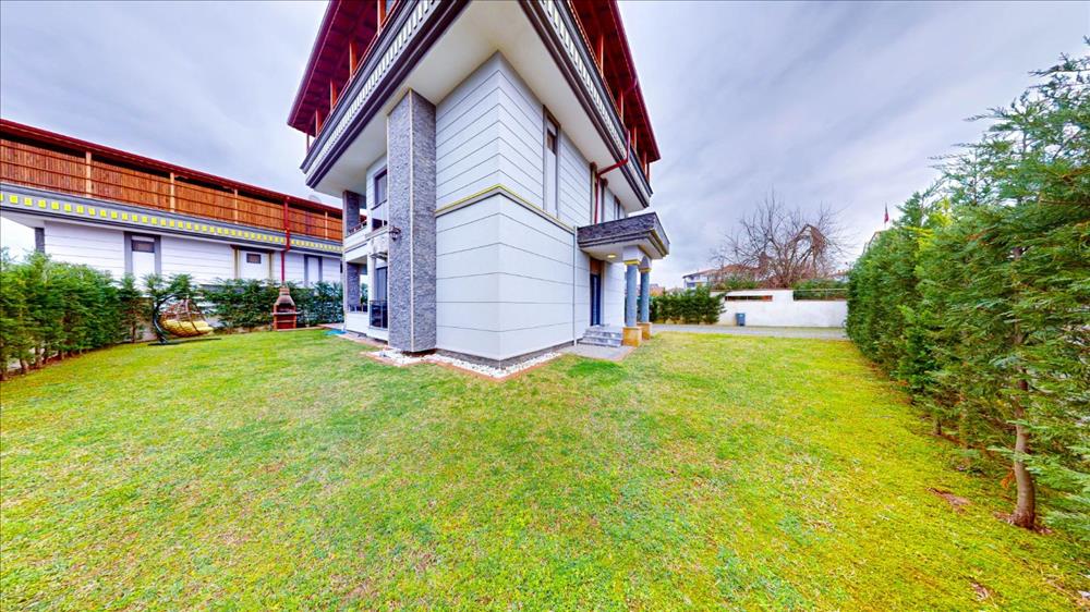 listing card gallery