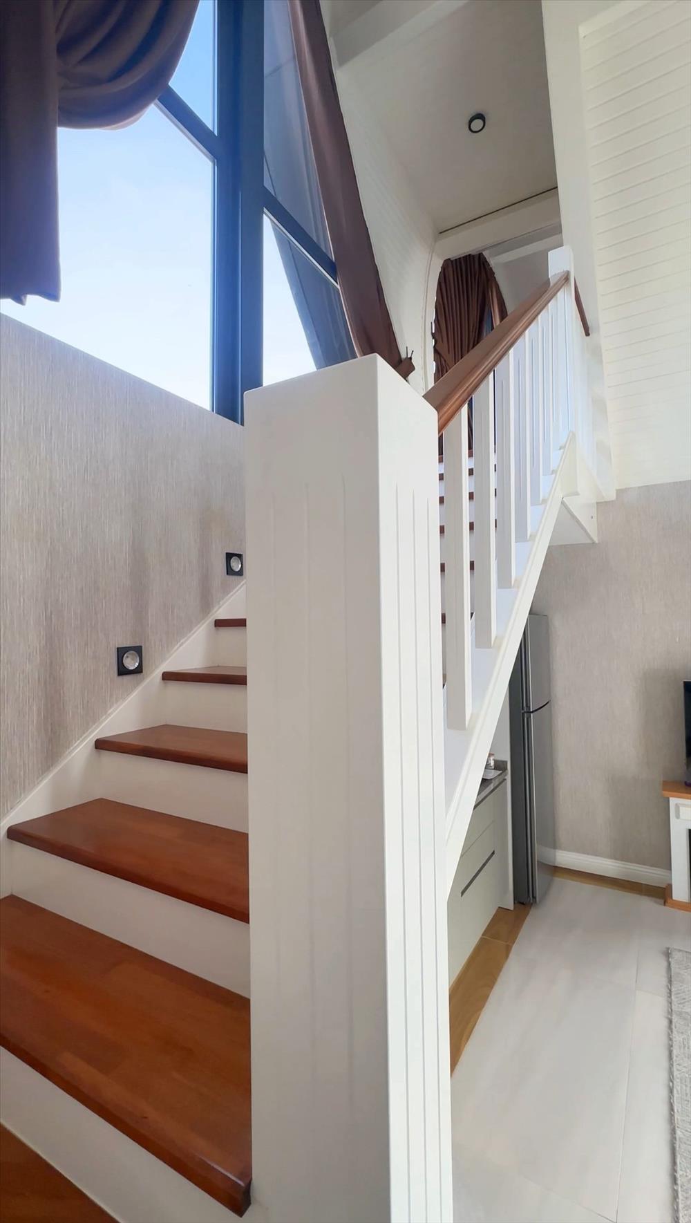 listing card gallery