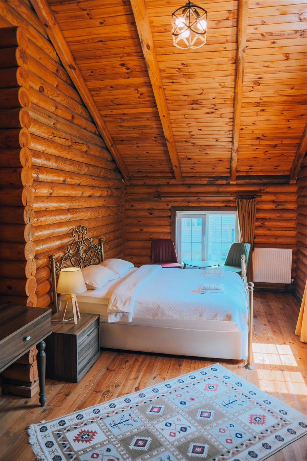 listing card gallery