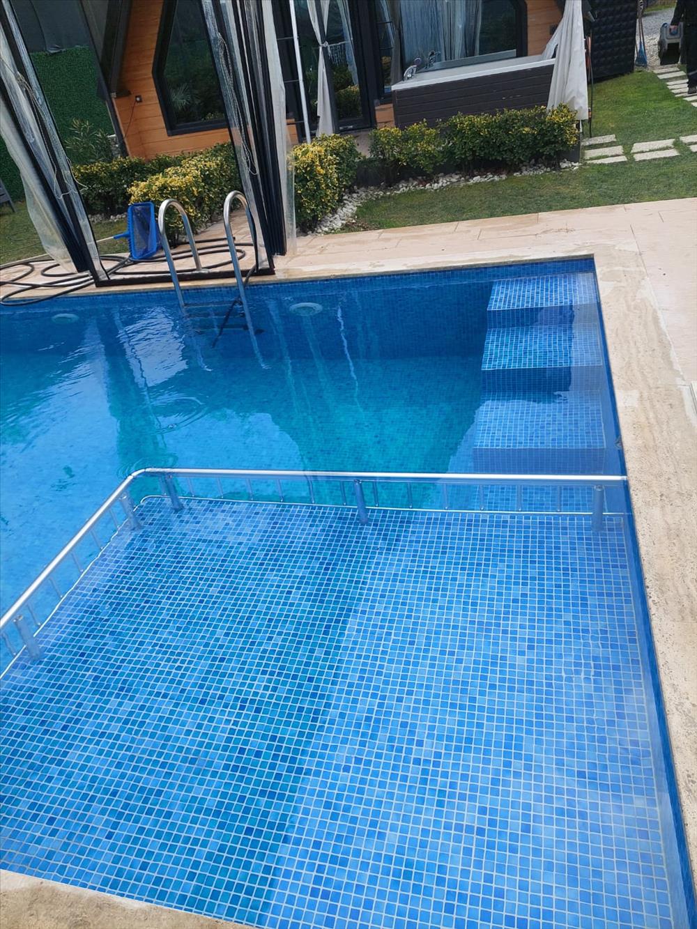 listing card gallery