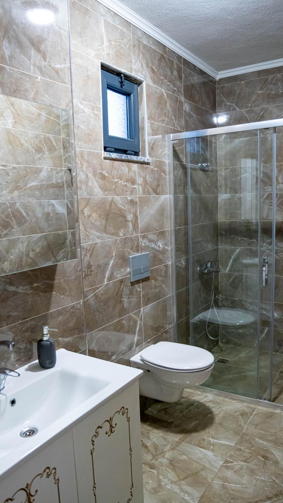 listing card gallery