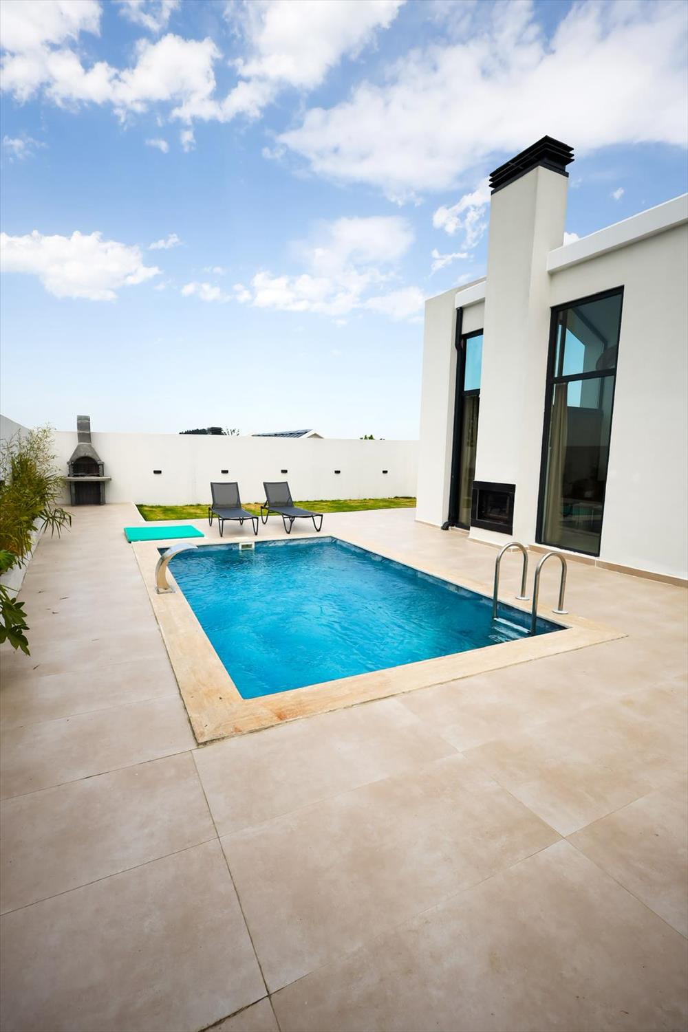 listing card gallery