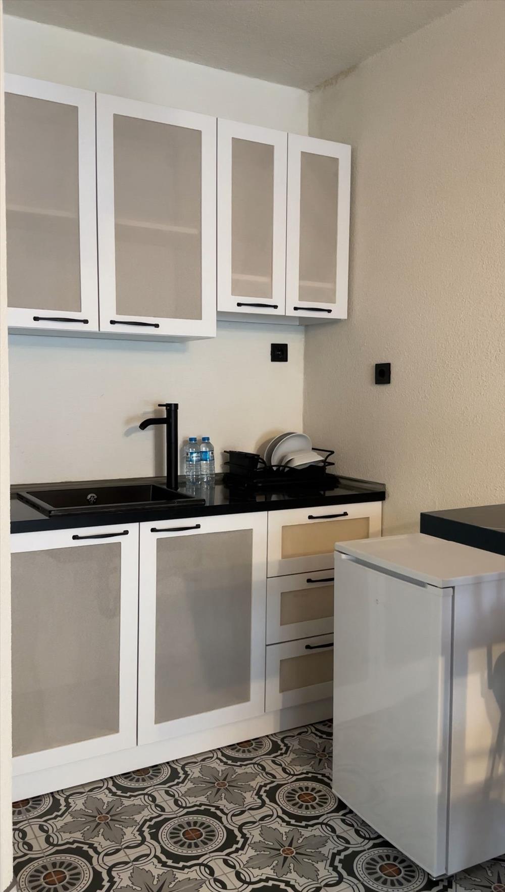 listing card gallery