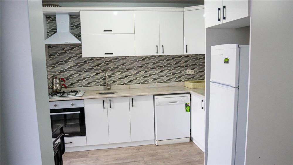 listing card gallery