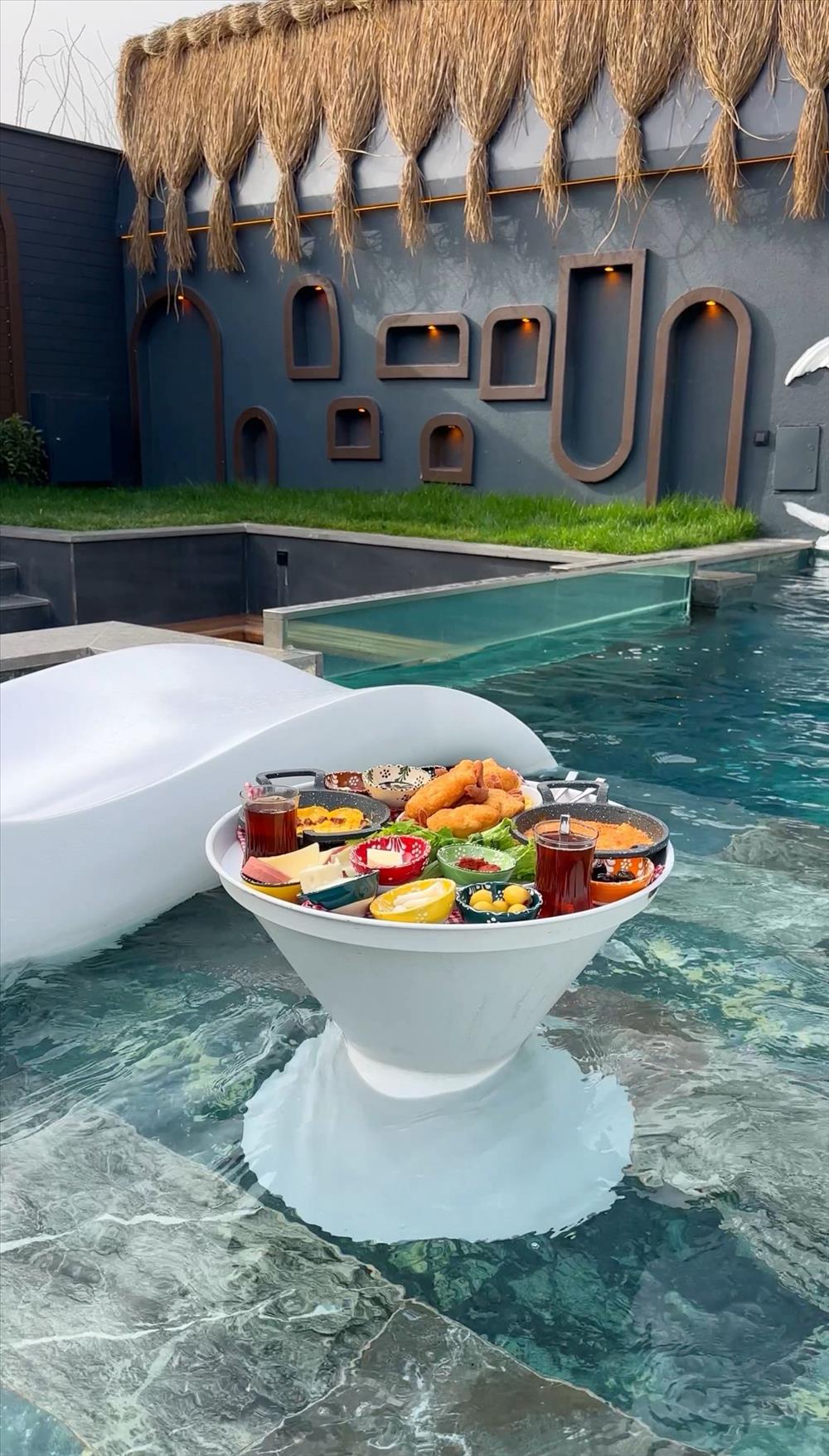 listing card gallery