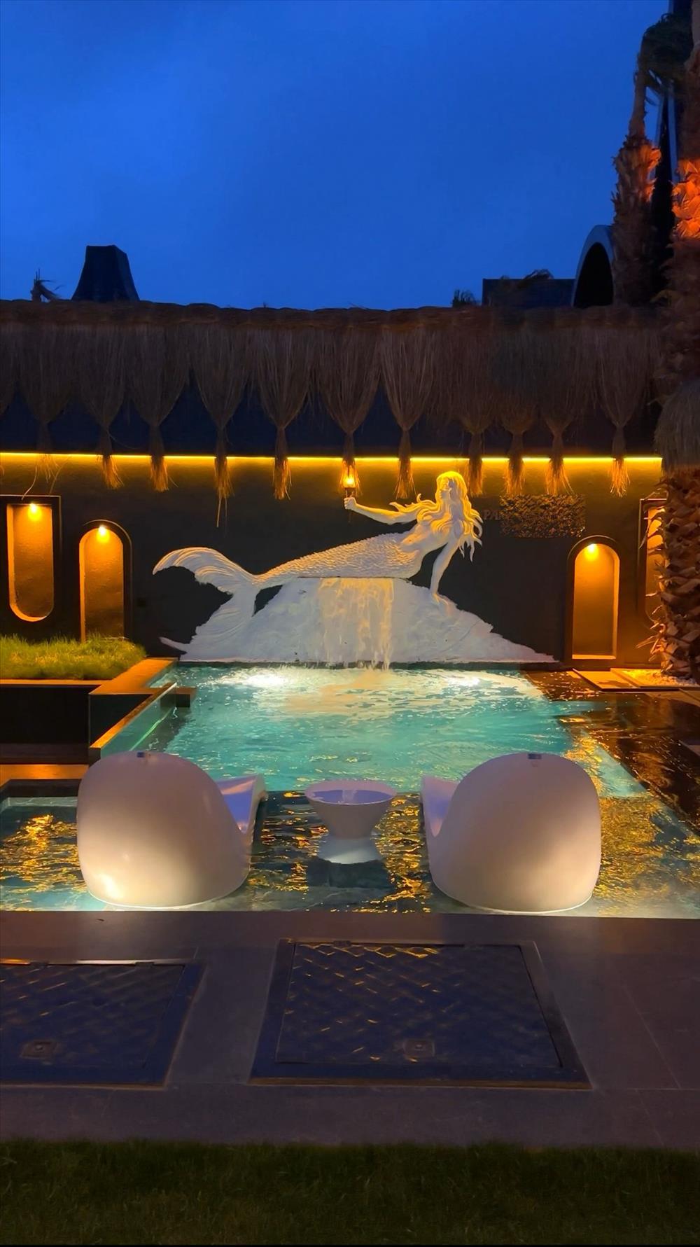 listing card gallery