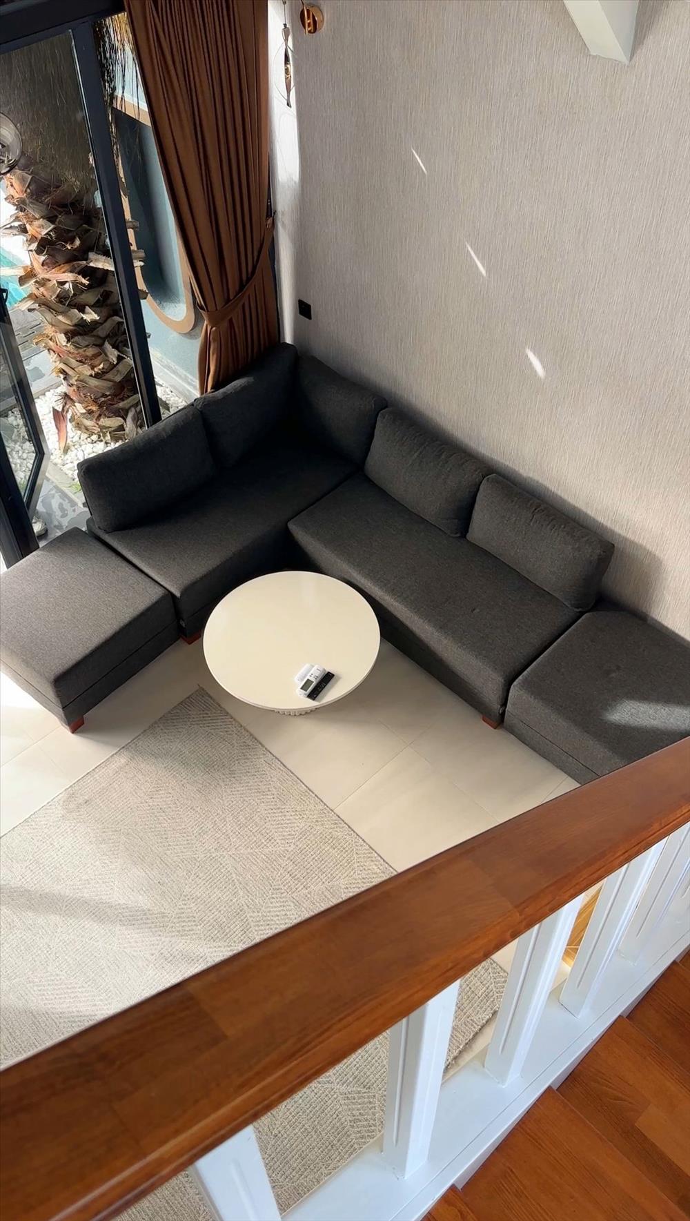 listing card gallery