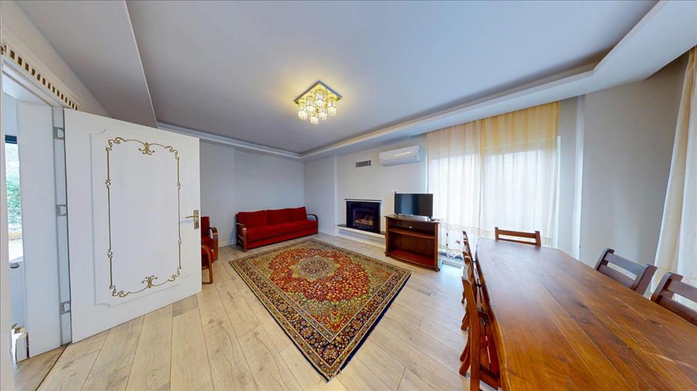 listing card gallery