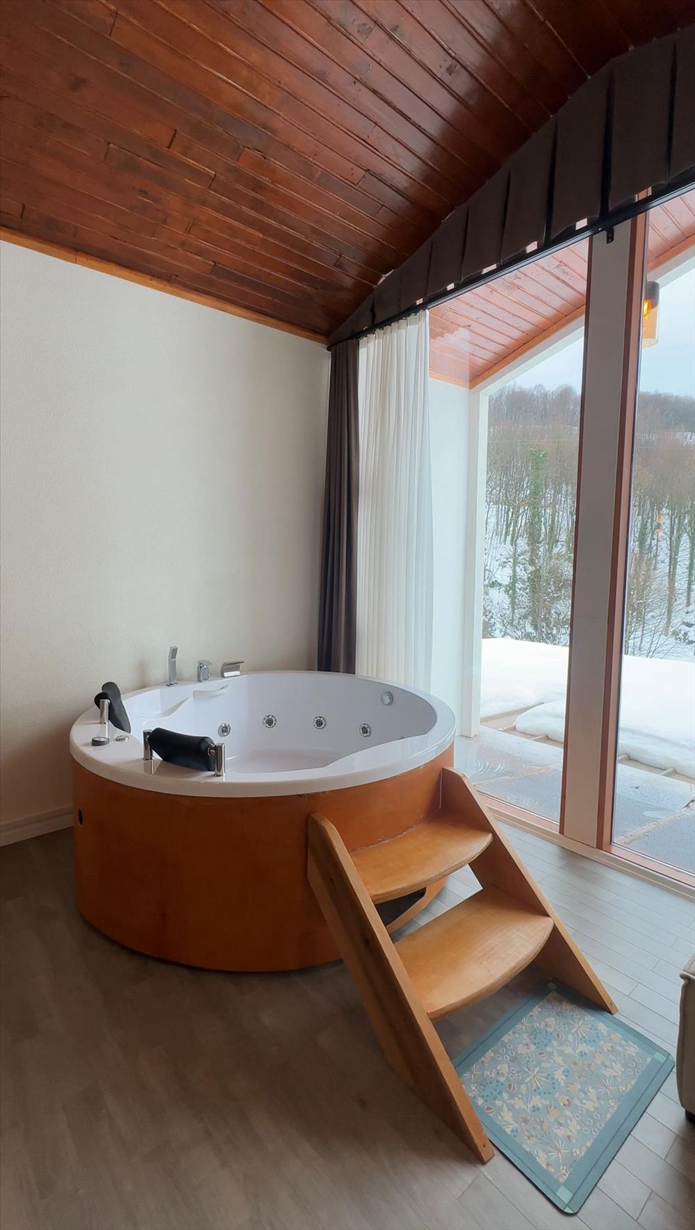 listing card gallery