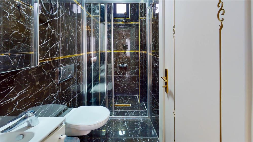 listing card gallery