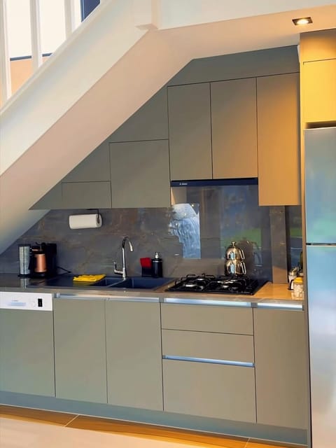 listing card gallery