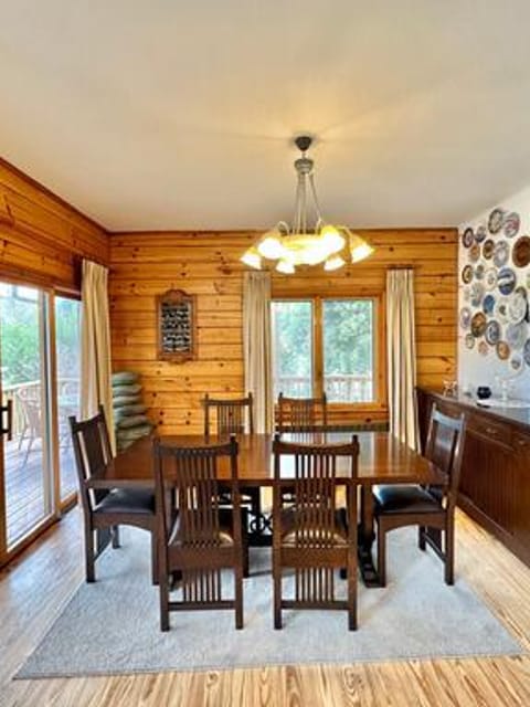 listing card gallery