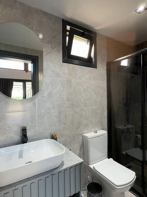 listing card gallery