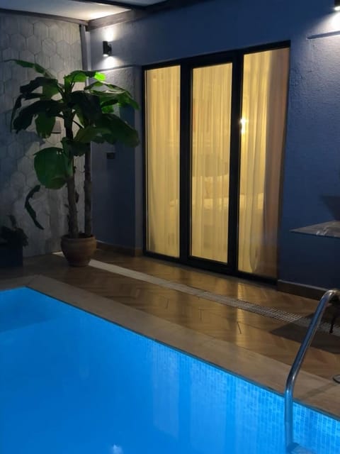 listing card gallery