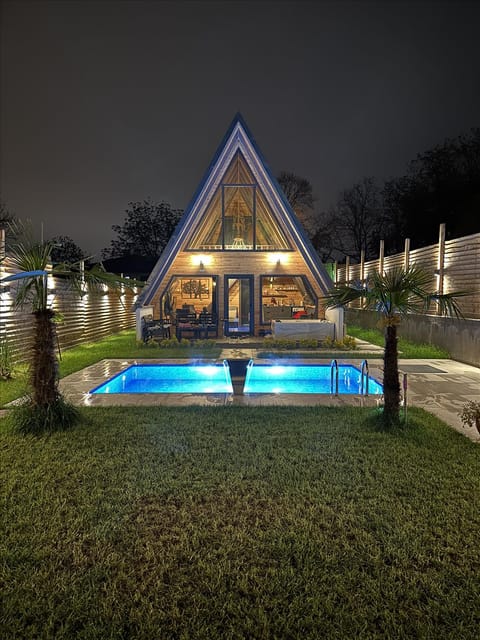 listing card gallery