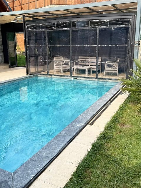 listing card gallery