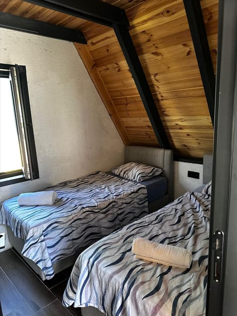 listing card gallery