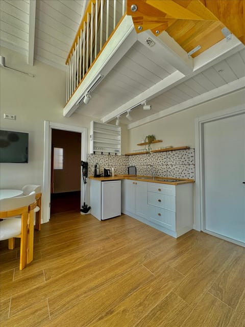 listing card gallery