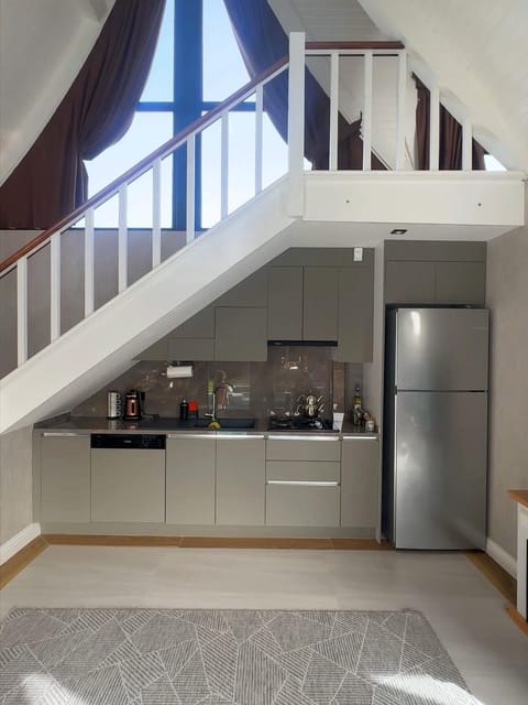 listing card gallery