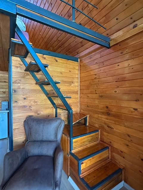 listing card gallery