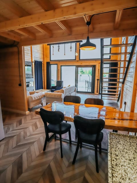 listing card gallery