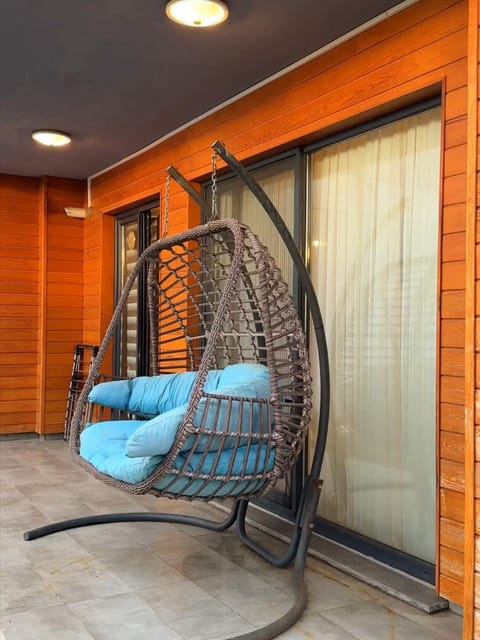 listing card gallery