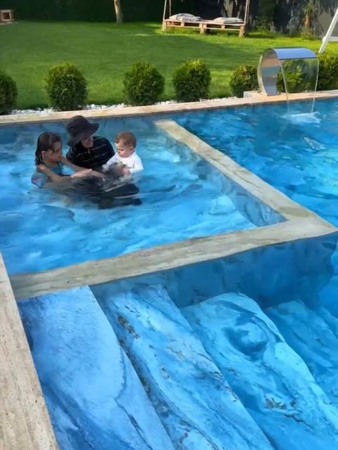 listing card gallery