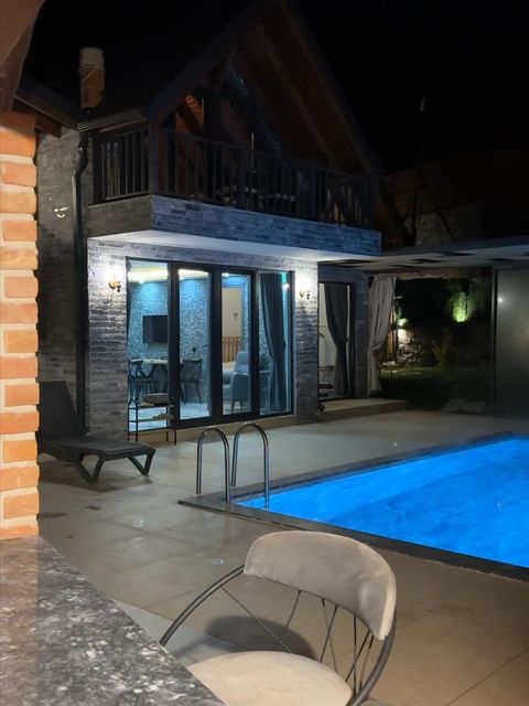 listing card gallery