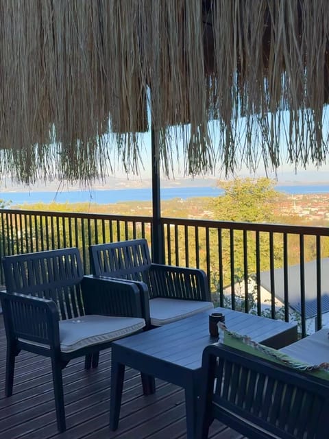 listing card gallery